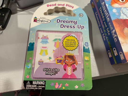 Read and play dreamy dress-up